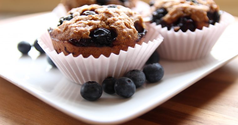 BLUEBERRY AND OATS MUFFINS