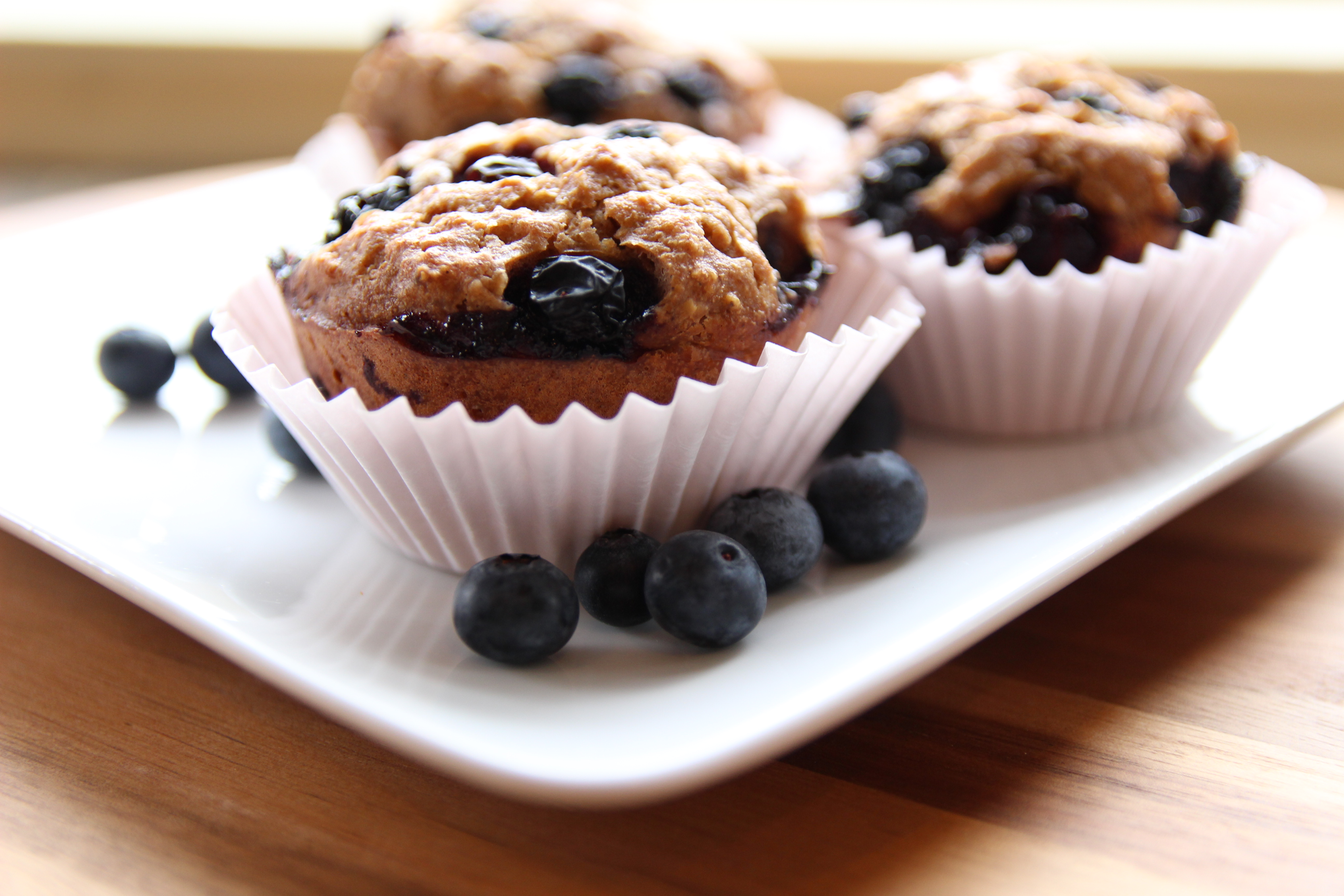 BLUEBERRY AND OATS MUFFINS