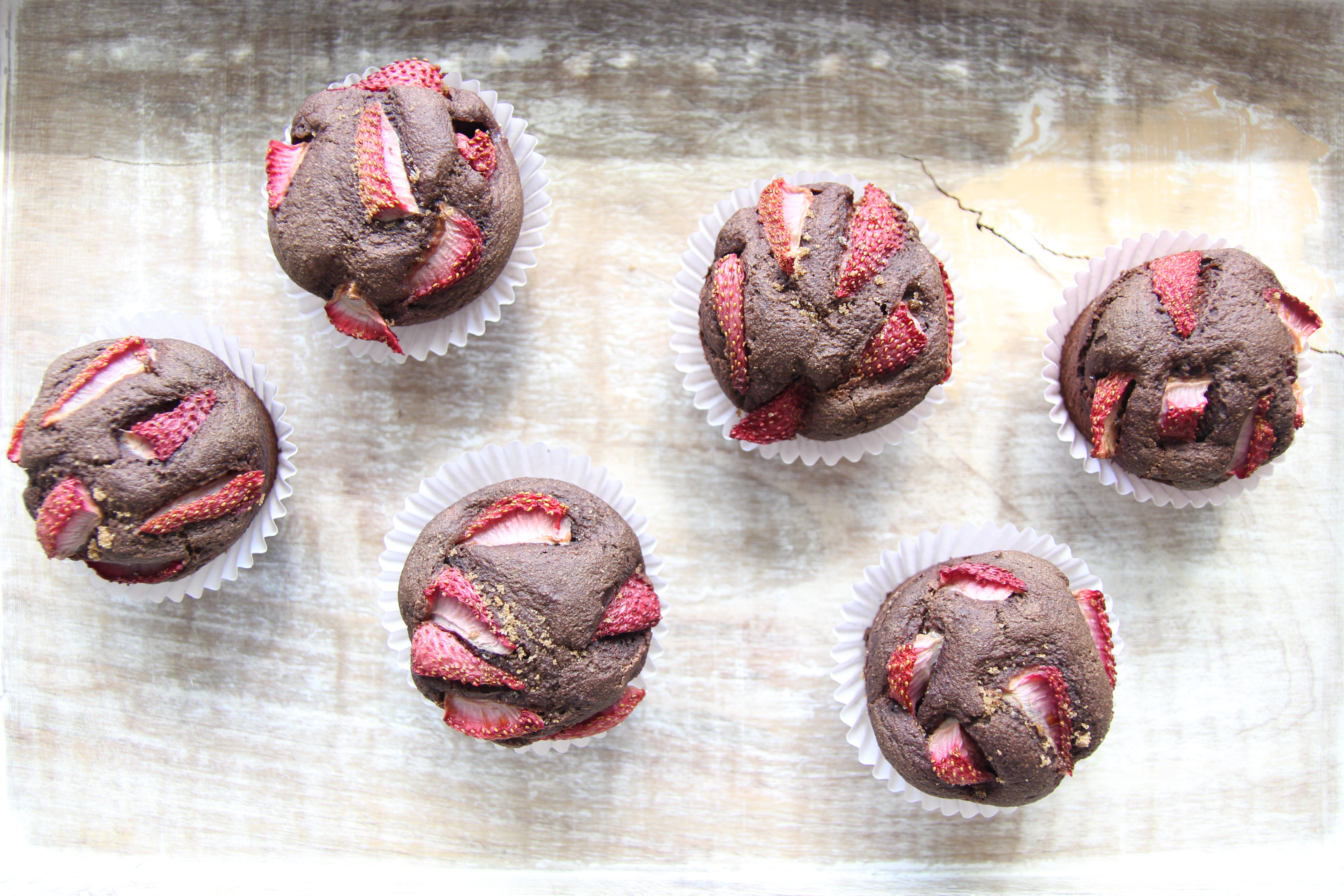 CHOCOLATE MUFFINS WITH STRAWBERRIES