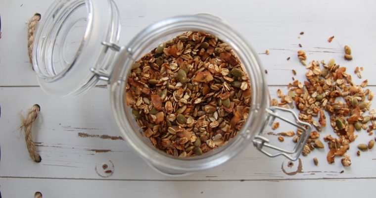 HOMEMADE GRANOLA