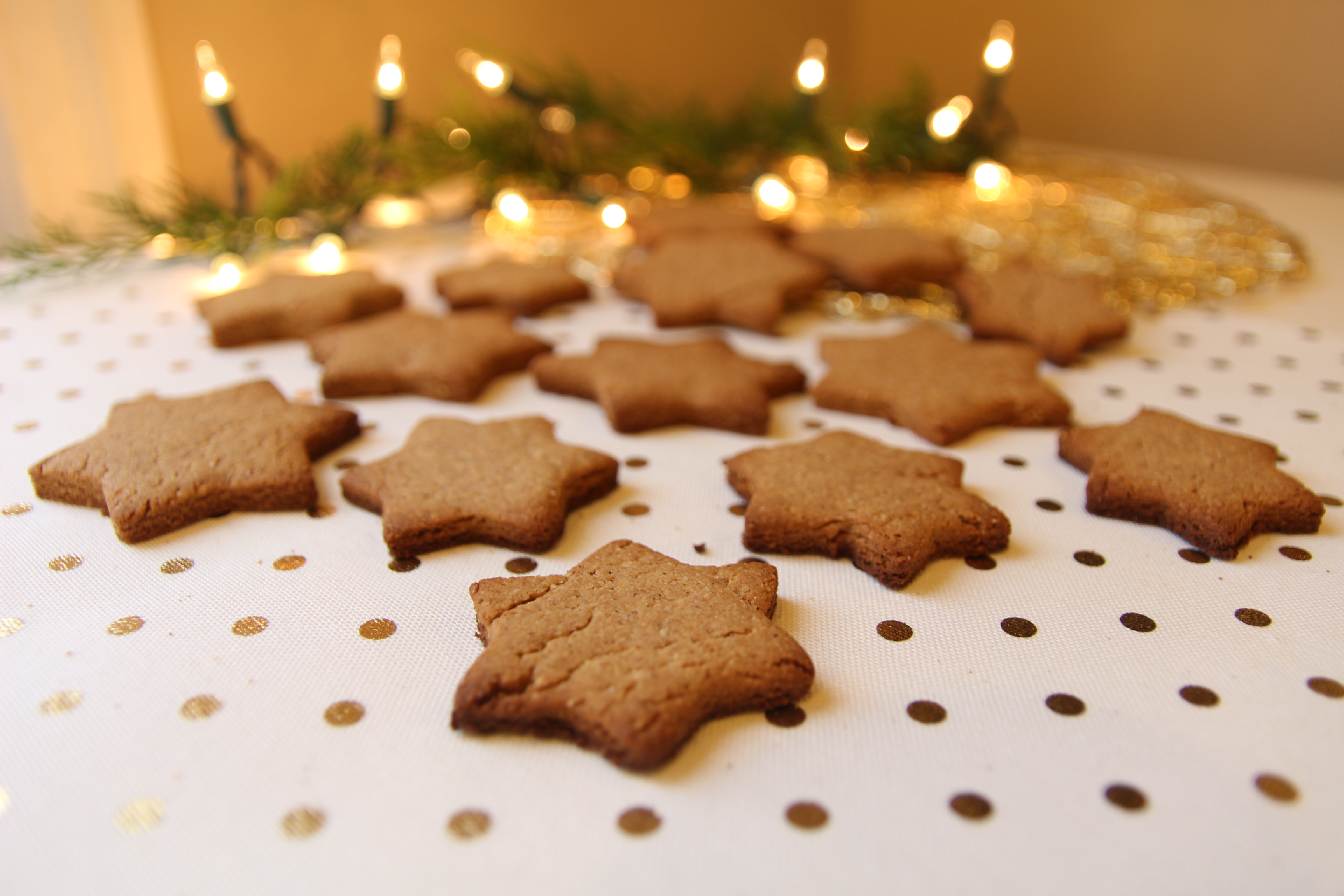 GLUTEN-FREE GINGERBREAD COOKIES