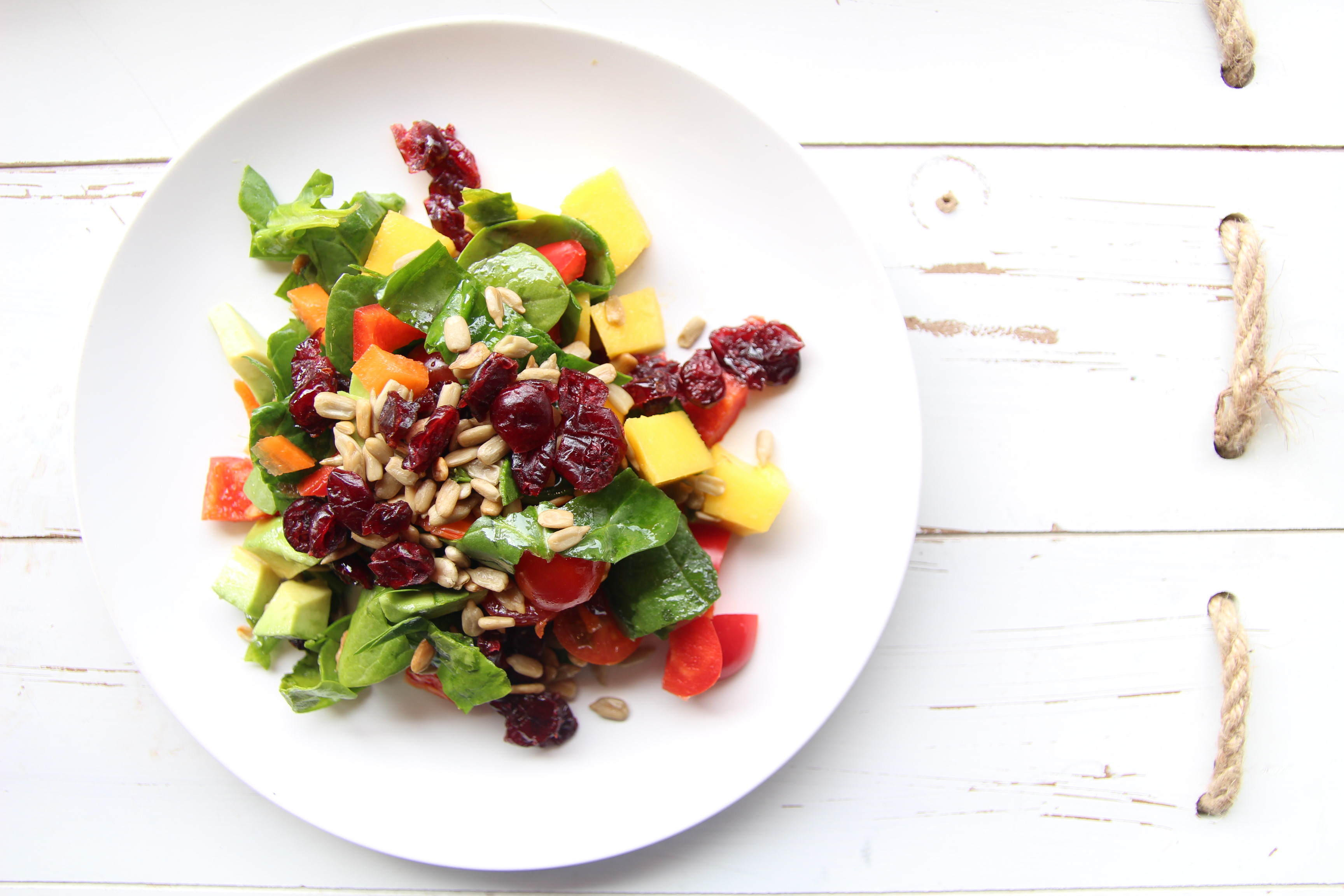 SALAD WITH MANGO